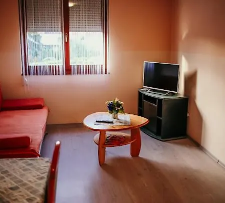 Vár Park 3*