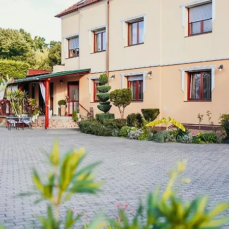 Var Park Panzio 3* Sárvár