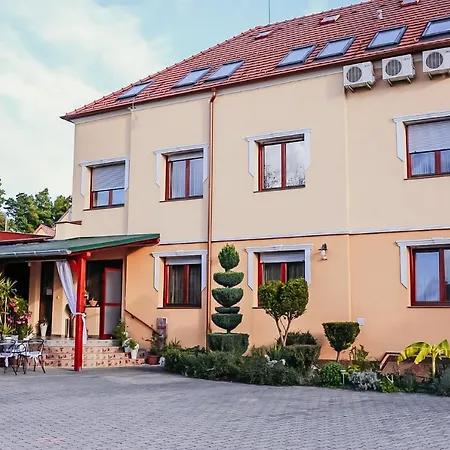 Var Park Panzio Bed & Breakfast