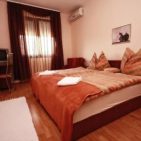 Var Park Panzio Bed & Breakfast 3*